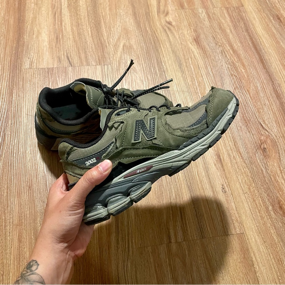 New Balance 2002R Protection Pack sneakers in dark moss